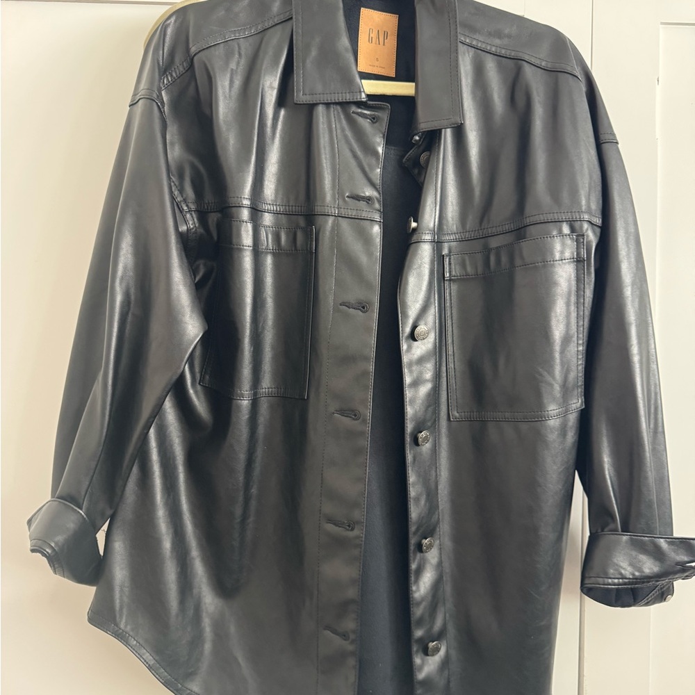 GAP Women’s Black Faux Leather Shirt Jacket